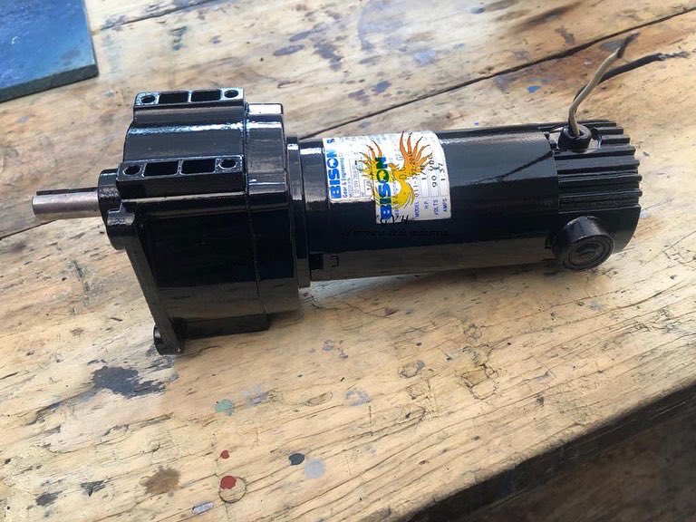 EmbobinadoGVH's tweet photo. Reparación de motorreductor de corriente directa marca Bison de 1/8 H. P. #serviciogvh #embobinado #bison #reparacionmotorreductor #motorreductores #corrientedirecta #corrientecontinua #reparacionmotoreselectricos #motoreselectricos https://t.co/cpJX7PbJDJ