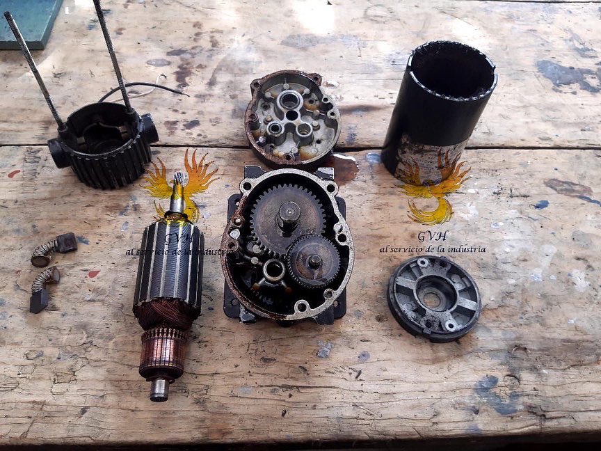 EmbobinadoGVH's tweet photo. Reparación de motorreductor de corriente directa marca Bison de 1/8 H. P. #serviciogvh #embobinado #bison #reparacionmotorreductor #motorreductores #corrientedirecta #corrientecontinua #reparacionmotoreselectricos #motoreselectricos https://t.co/cpJX7PbJDJ