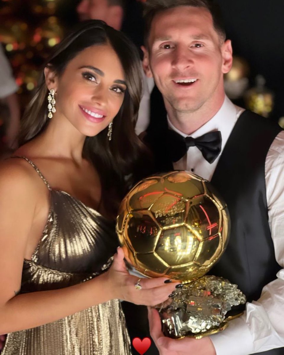 Anto, Leo y el séptimo… ¡Noche inolvidable en París! 🥰⭐️

#BallonDor