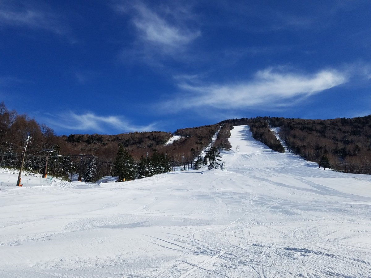 shiga_resort's tweet photo. 一の瀬ファミリースキー場です！明日(12/1)より第2ペアリフトB線の営業を開始いたします。今夜から朝にかけて天気が荒れるのでゲレンデとリフトが心配ですが無事オープンできるよう準備を進めてます。 https://t.co/9qD29qNr2Y
