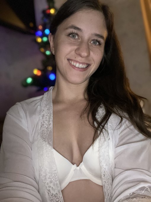 Come have some fun with me 😉 https://t.co/r0j5gQWRVK https://t.co/v1qyDJUS6E