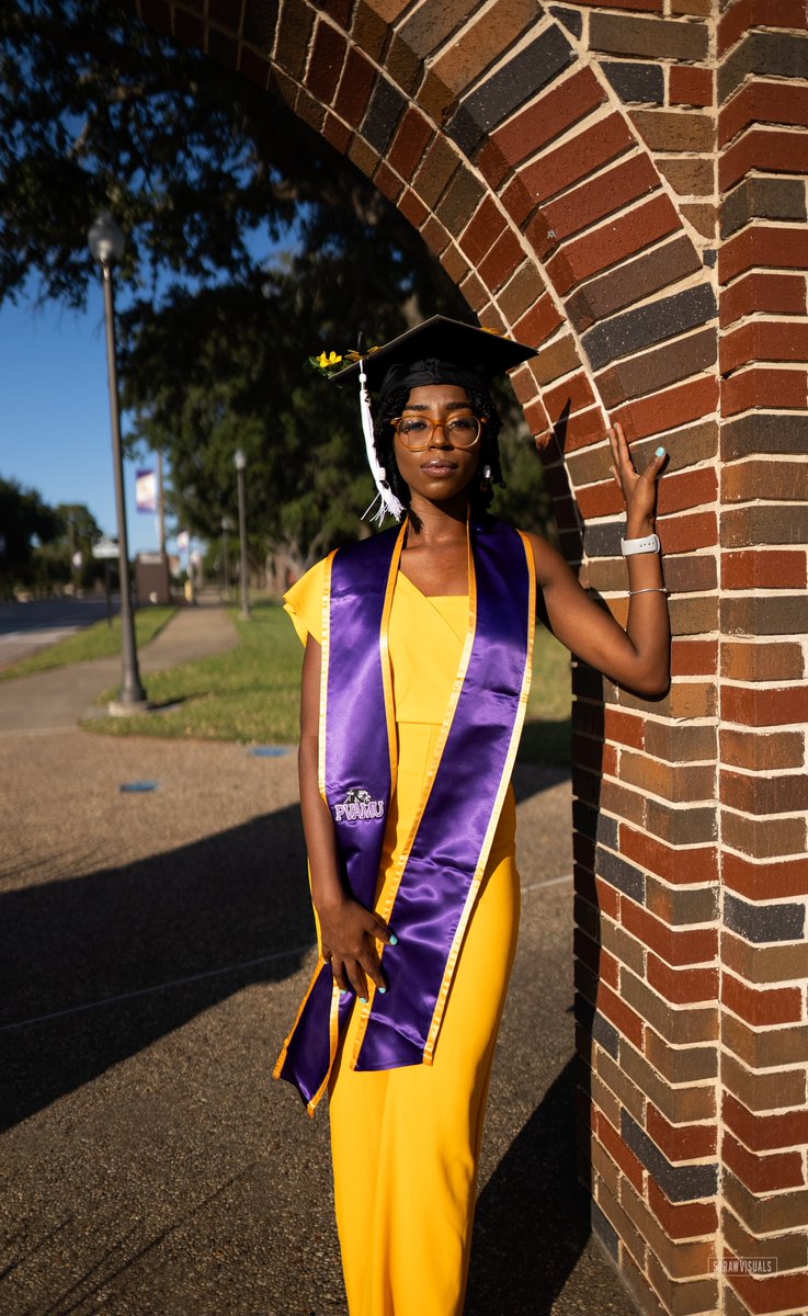 sorawvisuals's tweet photo. Grad pics 2021 https://t.co/QVJrc7An2m