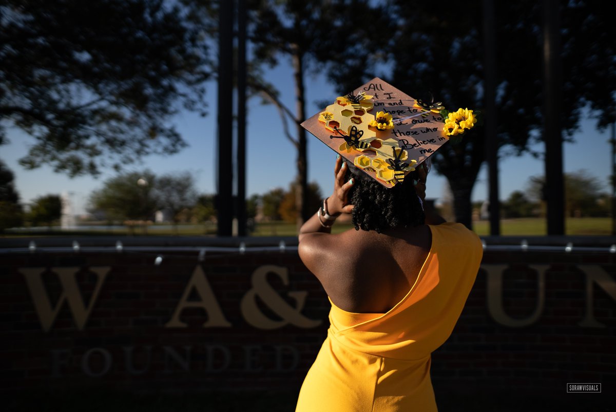 sorawvisuals's tweet photo. Grad pics 2021 https://t.co/QVJrc7An2m