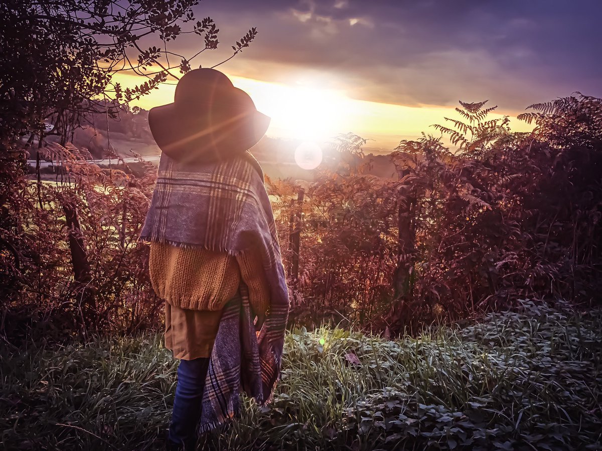 Ma SunshineGirl, qu’il se lève ou se couche, le #soleil est à l’unisson avec toi et est le reflet de l’éclat que tu as en toi et dans ton #cœur. Si petite et une si belle personne déjà, tu es une de mes plus belle leçon de vie💕
#familygoals #famille #maman #parent #positivevibes