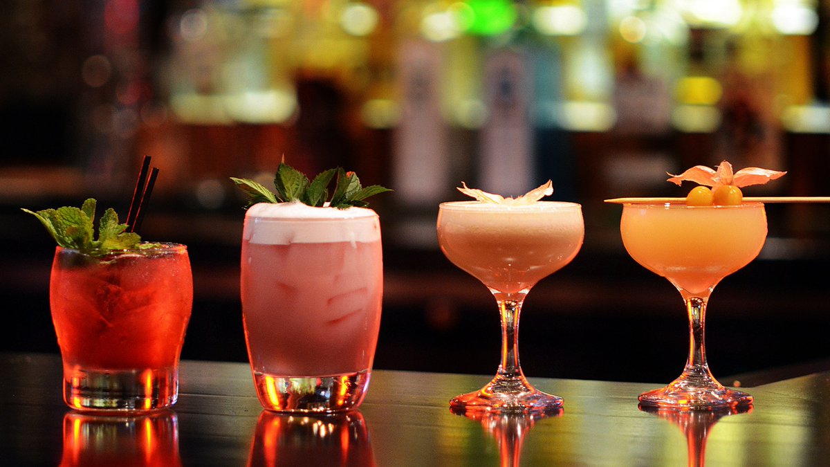 Have you tried our #TrendingCocktails at Bar 72? 

#HolidayInnMumbai #bartender #cocktails #mocktails #bar #mumbaibars #weekend #IHG #HolidayInn #GuestsLove #GreatHotelGuestLove #MomentsOfDelight #bartenderlife #bartenders #cocktailoftheday