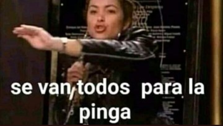 ElRuso4k's tweet photo. La profesora de cultura política que le toque un aula con más de 5 alumnos con Twitter https://t.co/mYEPq4I5K5