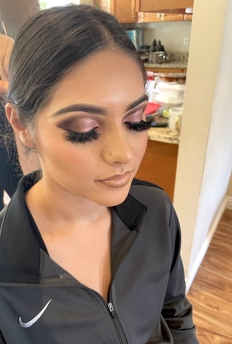 lromvnv's tweet photo. hiii guys 🌟 it’d mean the world if you can pls RT this- I’m a freelance MUA in the SFV|SCV|LA areas, these are a few pics of my work! IG : @ lixxettxmua pls help me and RT 🥺🥰 tysm 💕 https://t.co/8zpksdM3i5