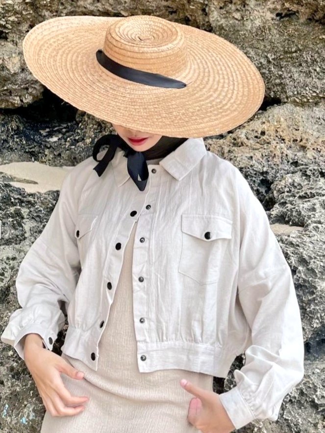 JualanBsSupport's tweet image. Inspirasi Outfit
ke Pantai 🔅 

-a thread-