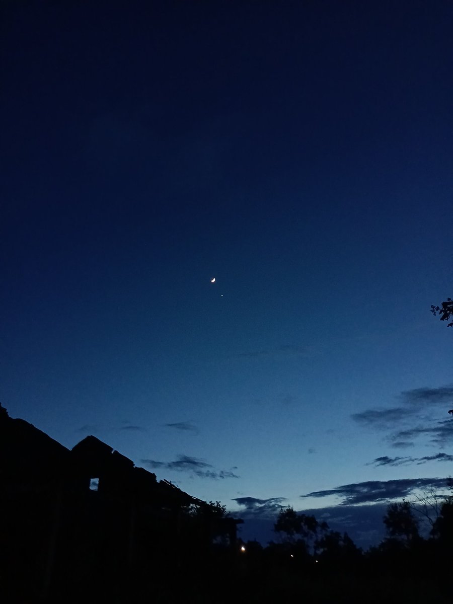 150Edm's tweet photo. moon and stars in the universe Great https://t.co/6Pb2SlVmCs
