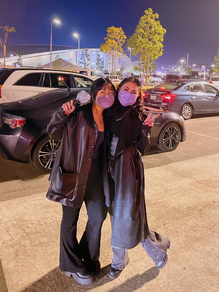 VictoriaAServin's tweet photo. BTS concert fits for D1 and D2. Can definitely say it was a weekend I’ll never forget and I hope one day I can be in the sea of ARMY again and see our boys @bts_bighit #bts #BTSARMY #BTSCONCERT https://t.co/CVStgykP5Z