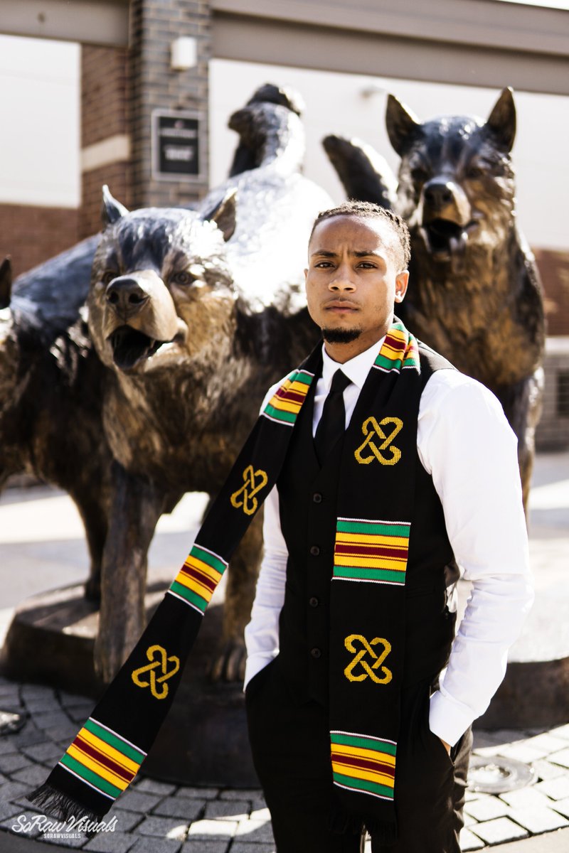 sorawvisuals's tweet photo. Grad set 2017 https://t.co/G1sutp08VJ