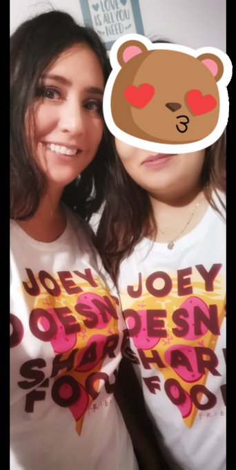 Joey doesn't share food @Regina_ramoray se nos ve super estas playeritas y siempre me la paso genial<a class="tags" target="_blank" title="On Twitter" href="/?out=eyJ0eXAiOiJKV1QiLCJhbGciOiJIUzUxMiJ9.eyJpYXQiOjE3MjA3NDEwMDIsImlzcyI6InR3cG9ybnN0YXJzLmNvbSIsIm5iZiI6MTcyMDc0MTAwMiwiZXhwIjoxNzUyMjc3MDAyLCJyZWRpcmVjdF91cmwiOiJodHRwczovL3R3aXR0ZXIuY29tL1JlZ2luYV9yYW1vcmF5In0.hmTGlRD5zpWmk7PpQXR_CxzFHgdm6uScNg5hzQnbm7aoXUNXgfw-rKrGTiMJN0gXpbqLrh3FGfPizrCvZJGUQw">@Regina_ramoray</a><a href="/tag/friends"class="tags"><span>#friends</span></a><a href="/tag/friendsfan"class="tags"><span>#friendsfan</span></a>