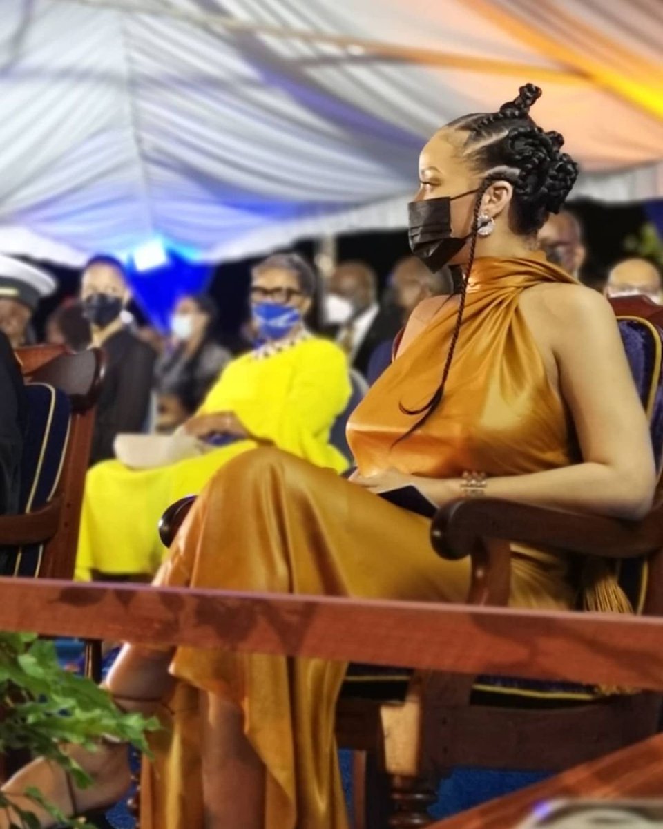 Barbados's tweet photo. Barbados is officially a Parliamentary Republic 🇧🇧

Here are a few highlights from the Ceremony to declare Barbados a Republic and Inauguration of the President of Barbados in National Heroes' Square! #MyBarbados #LoveBarbados #VisitBarbados #CelebratingWhoWeAre https://t.co/Rp4kN0icqO