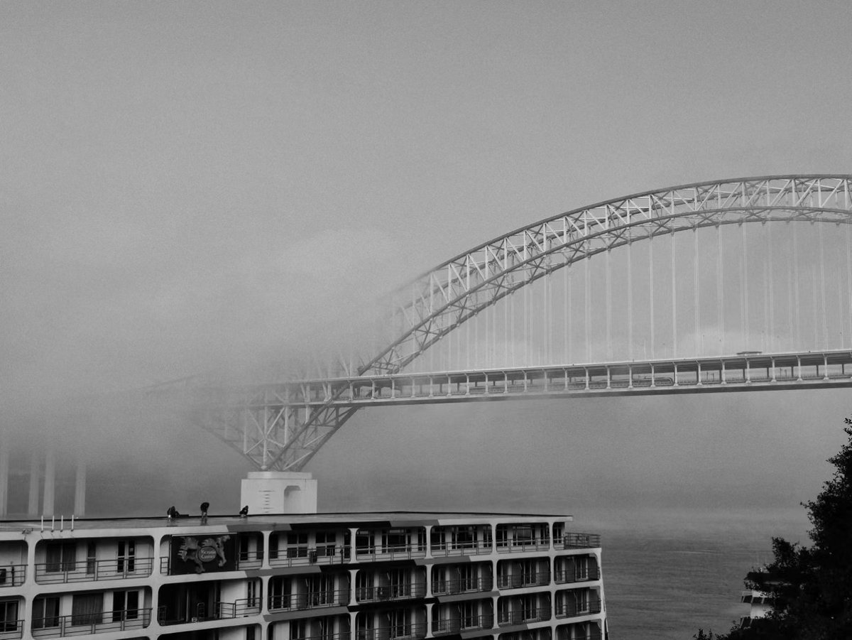yunyan221's tweet photo. This is a foggy city, this is a mountain city, and this is a place that is not very suitable for running and racing. In Chongqing. https://t.co/Nd4WQwPGJc