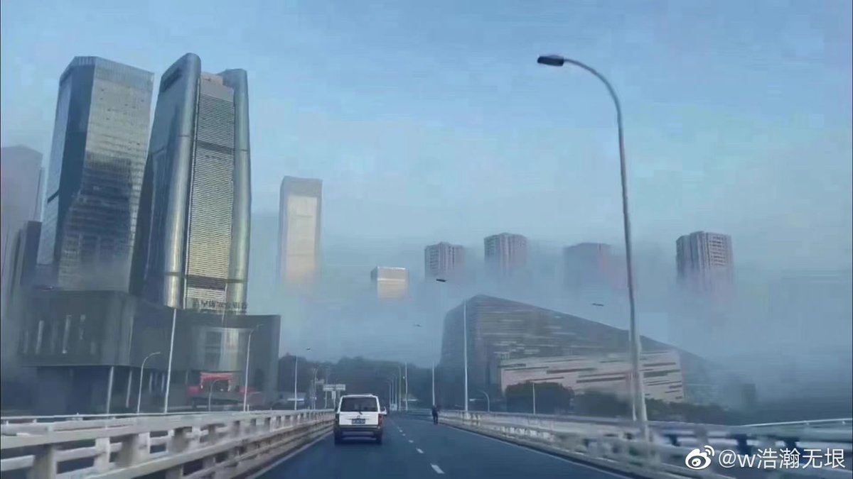 yunyan221's tweet photo. This is a foggy city, this is a mountain city, and this is a place that is not very suitable for running and racing. In Chongqing. https://t.co/Nd4WQwPGJc