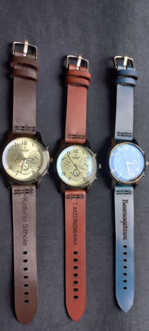 OneStopDesigner's tweet photo. #AD|| Best quality products you can afford.🔥

🔹️ Wallet R400
🔹️ Cardholder R250
🔹️ Male watch R180
🔹️ Female watch R150 

An additional R20 is charged when you add your name or surname on the product.

🚚 R60 delivery

📱060 322 1230 

#PetrolPrice {Leon Schuster} https://t.co/LdIwnCc6hx