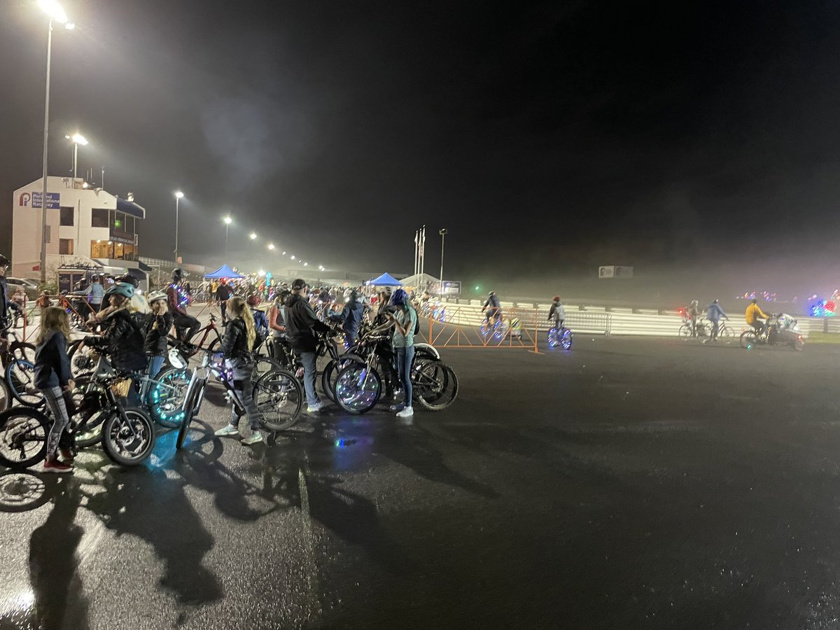 Amazing turnout for this year’s bike the lights <a href="/portlandraceway/">Portland Intl Raceway</a> I know the unseasonably warm (and rain free) weather helped but we hope this draw continues. Nice to see members of <a href="/BikeClarkCounty/">Bike Clark County</a> doing leisurely laps.