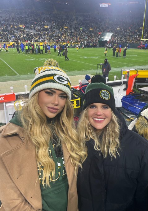 Not the worst seats for my first Packers game at Lambeau ??? https://t.co/mITooqFcBY