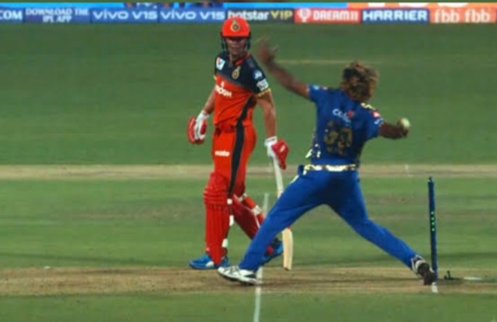 Prajwal_SC_'s tweet photo. Mumbai Indians @mipaltan is all set to retain their 4 Player
    1. Rohit Sharma 
   2. Bumrah
   3. On feild Umpire
   4. Third Umpire

#IPLretention #GOAT #CSK #IPL2022Retention #WhistlePodu #OneFamily  #IPLAuction https://t.co/pd0V9JSSoP