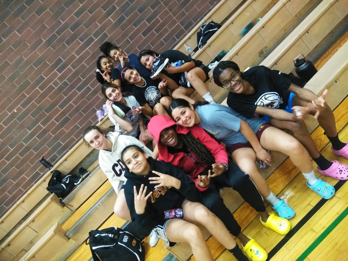 MPHS GIRLS BASKETBALL tweet media