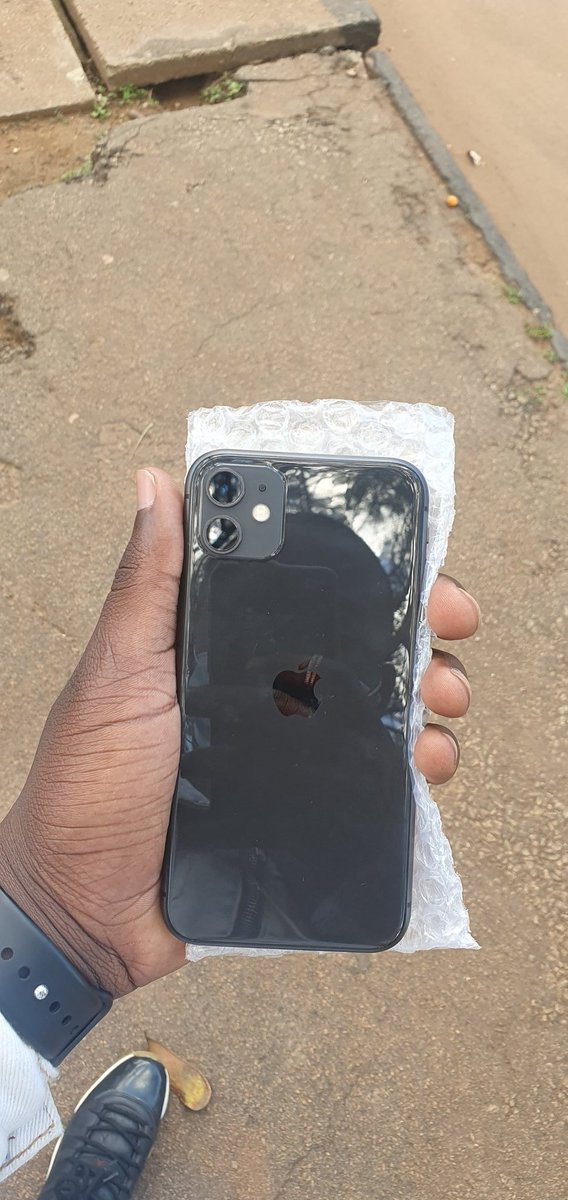 ___tamuka's tweet photo. Iphone 11
64 GB
Battery : 98%
Clean as new
$630.00
Slightly negotiable, swap deals bhoo futi kana uine iphone X zvichikwira. https://t.co/Y9Lo8psyps