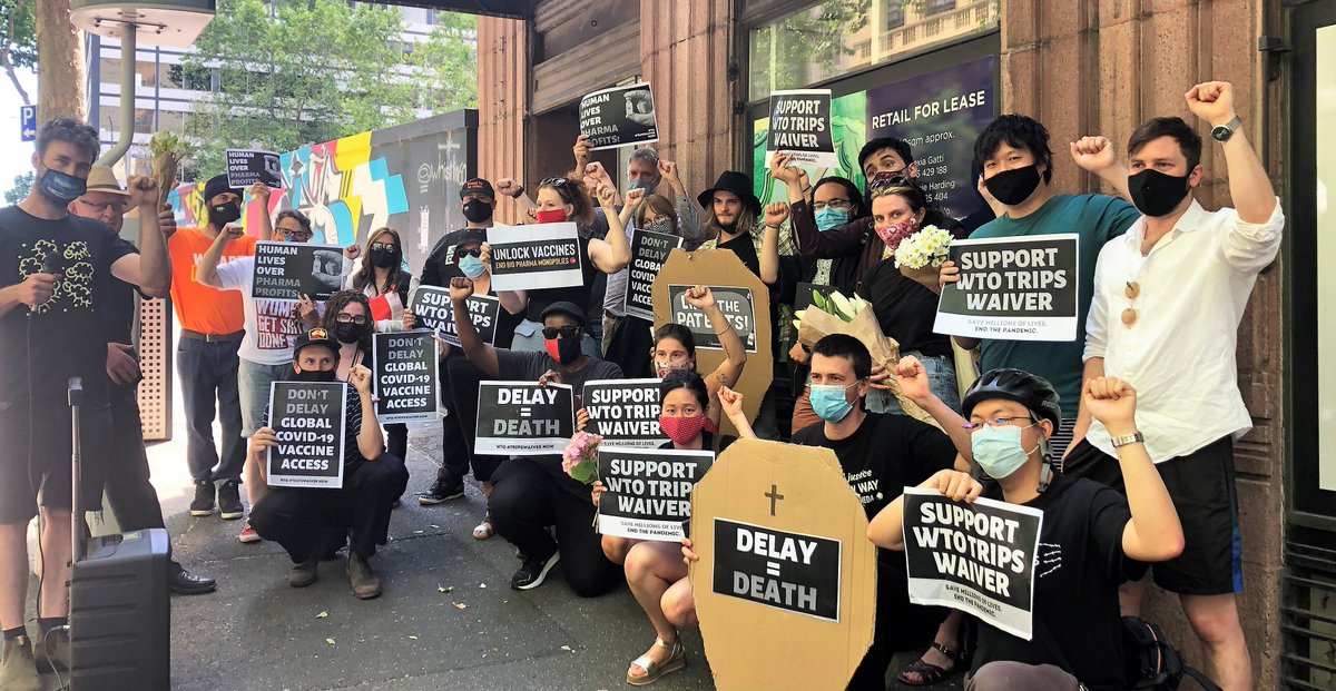 Today we are protesting  at the #German consulate in #Melbourne demanding they support global vaccine justice by #freethevaccine from corporate monopolies. #TRIPSwaiver  #Justrecovery

None of us are safe until all of us are safe.