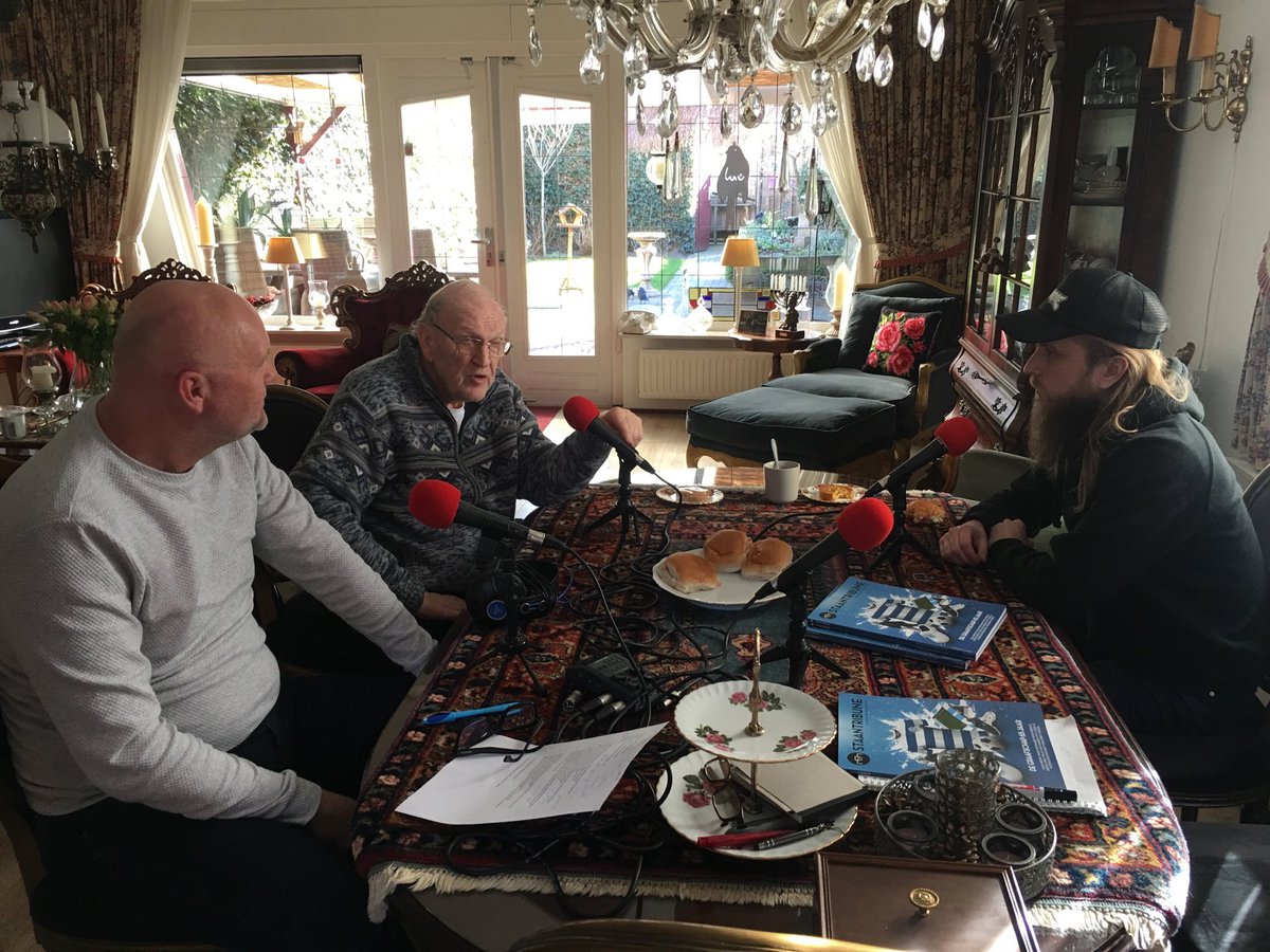 Staantribune's tweet photo. In februari 2019 namen we met Simon Kistemaker, die toen al verzwakt was, een podcast op: ‘De PodKist’
Die middag genoten we van zijn uitspraken en verhalen.
Spotify: https://t.co/wkz7foyKl3
Apple: https://t.co/YWrnjoPwxi
Bedankt voor alles, Kist!
#simonkistemaker #dekist https://t.co/jkqfdJE5CG