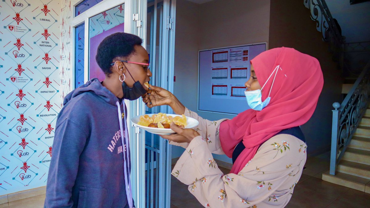ADULeads's tweet photo. Starting your day with positive energy is great for mental health !
At #ADU, every morning there are certain #YoungLeaders who made it their mission to add positive vibes to people's lives through random acts of kindness.☺️
#PositivityDay https://t.co/sgsTuGbeef