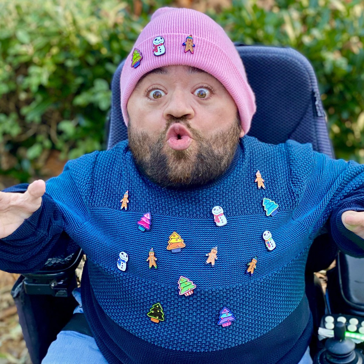 The latest pin up boy. 😎
Showcasing the full collection of ☃️festive enamel pin badges🎄by Sophie Epperlein - available HERE: etsy.com/uk/shop/Sophie…

Supporting <a href="/MindCharity/">Mind</a> for better mental health 🧠💙

#supportsmallbusiness #christmas #XmasGift #shoplocal