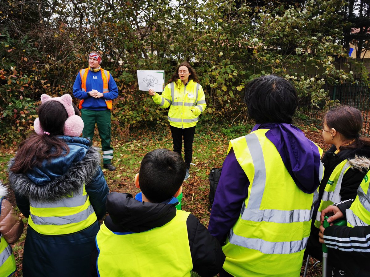ECOLHS1's tweet photo. Eco Warriors are helping the environment by planting some winter bulbs. We are working with @Veolia, learning about #biodiversity and the importance of all the #ecosystems. https://t.co/uowHDVJMOO