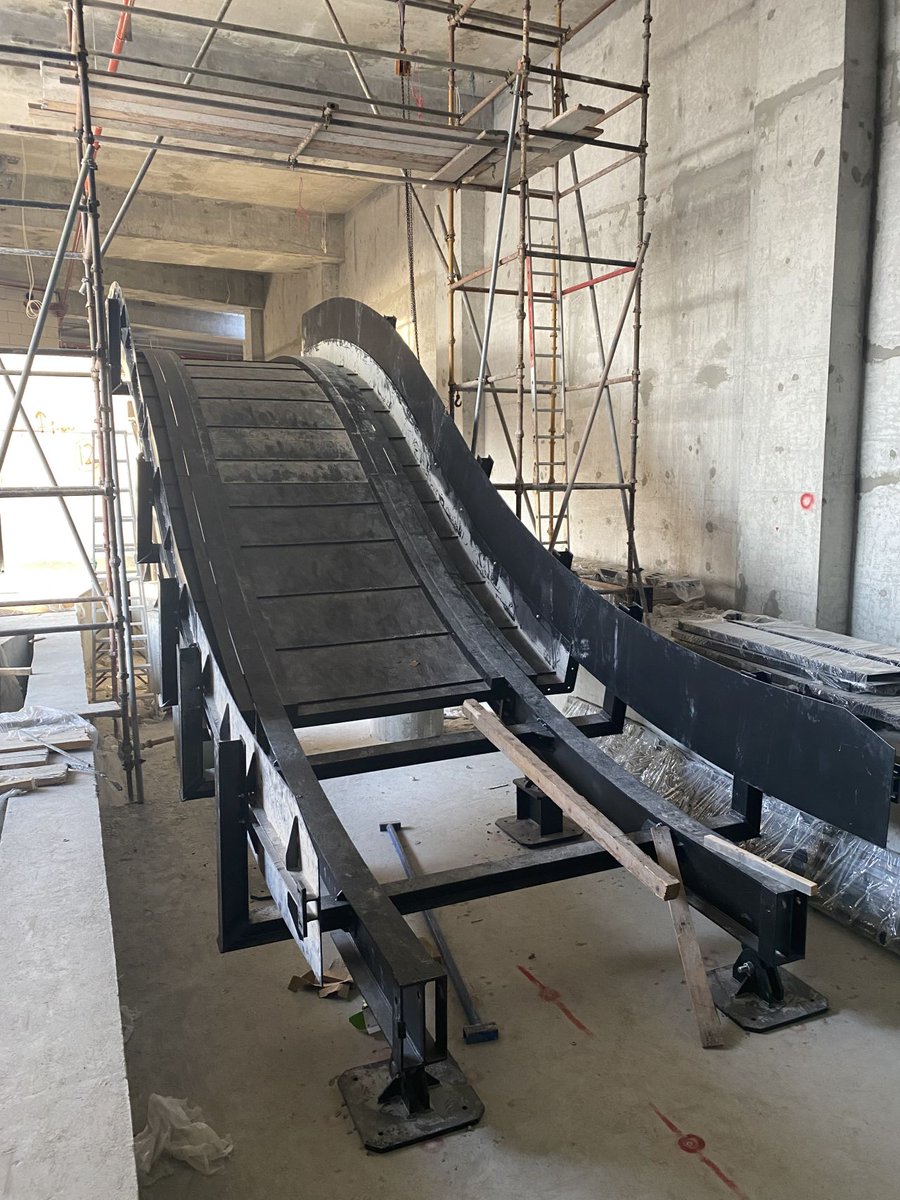 Interlink_LG's tweet photo. Brand-new SuperFlume loading…⏳

Things are really starting to come together over at the Aquatar Water Park on @Qetaifan Island.

Our upcoming attraction will tell the story of Qatar’s history of oil discovery in a fun-filled edutainment experience, with plenty of splashes! 💦 https://t.co/ohNYpXuN10