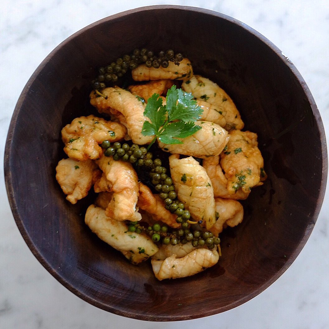 primhillkitchen's tweet photo. 🦑the most delicious sweet and sour squid recipe is here🦑
👉🏼 https://t.co/7xoMZQ4wUj
#recipeoftheday #seafood #busaba #food #TastyTuesday https://t.co/JyrwFvVLZc