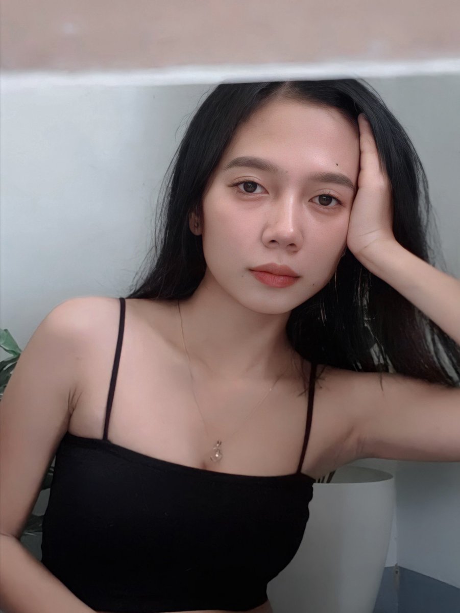 s3xy_asf's tweet photo. Messy hair grr https://t.co/Ra2GpsznqS