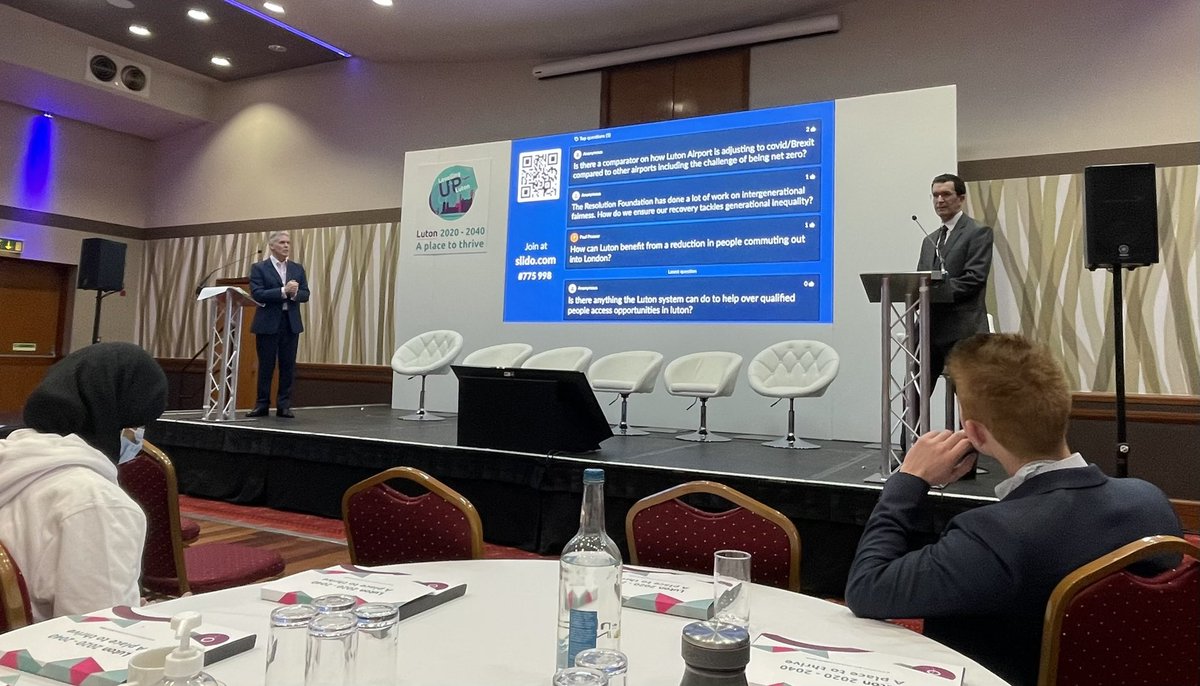 YouthnetworkCIC's tweet photo. Fantastically insightful economic data and knowledge from @resfoundation #MikeBrewer
Lots to think about #iobs and #skills and the impact of #Brexit #COVID19 and #ClimateAction
Specifically with our diverse population with lots of young people
#LevellingUpLuton https://t.co/cyhLuiHMd0