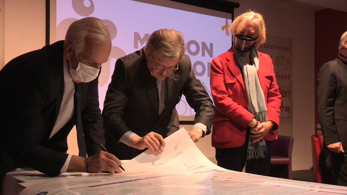 Hier a été inaugurée la Maison des Soins Romain Jacob au sein du Centre médico-social Lecourbe à Paris, en présence de <a href="/s_cluzel/">Sophie Cluzel 🇨🇵🇪🇺</a>, Secrétaire d'État chargée des Personnes handicapées, de Philippe Girard, président de <a href="/SaintJeandeDieu/">Saint Jean de Dieu</a>, qui a également signé la #CharteRomainJacob.