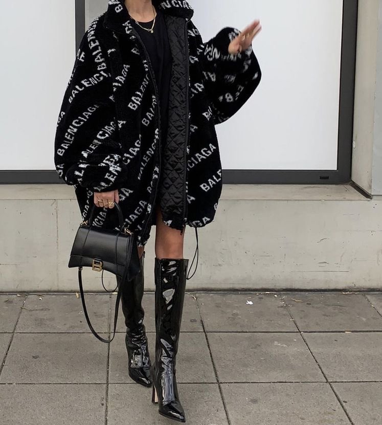 Excuse Prada tweet media