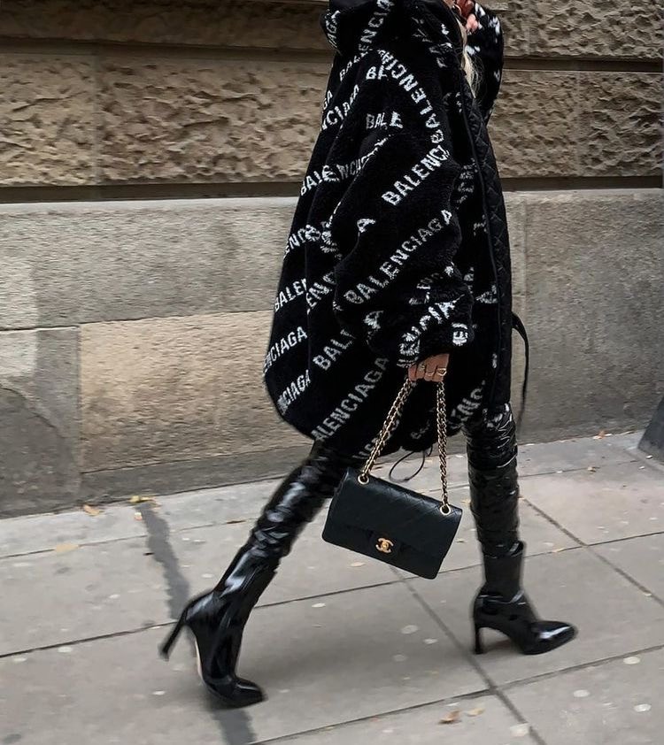 Excuse Prada tweet media