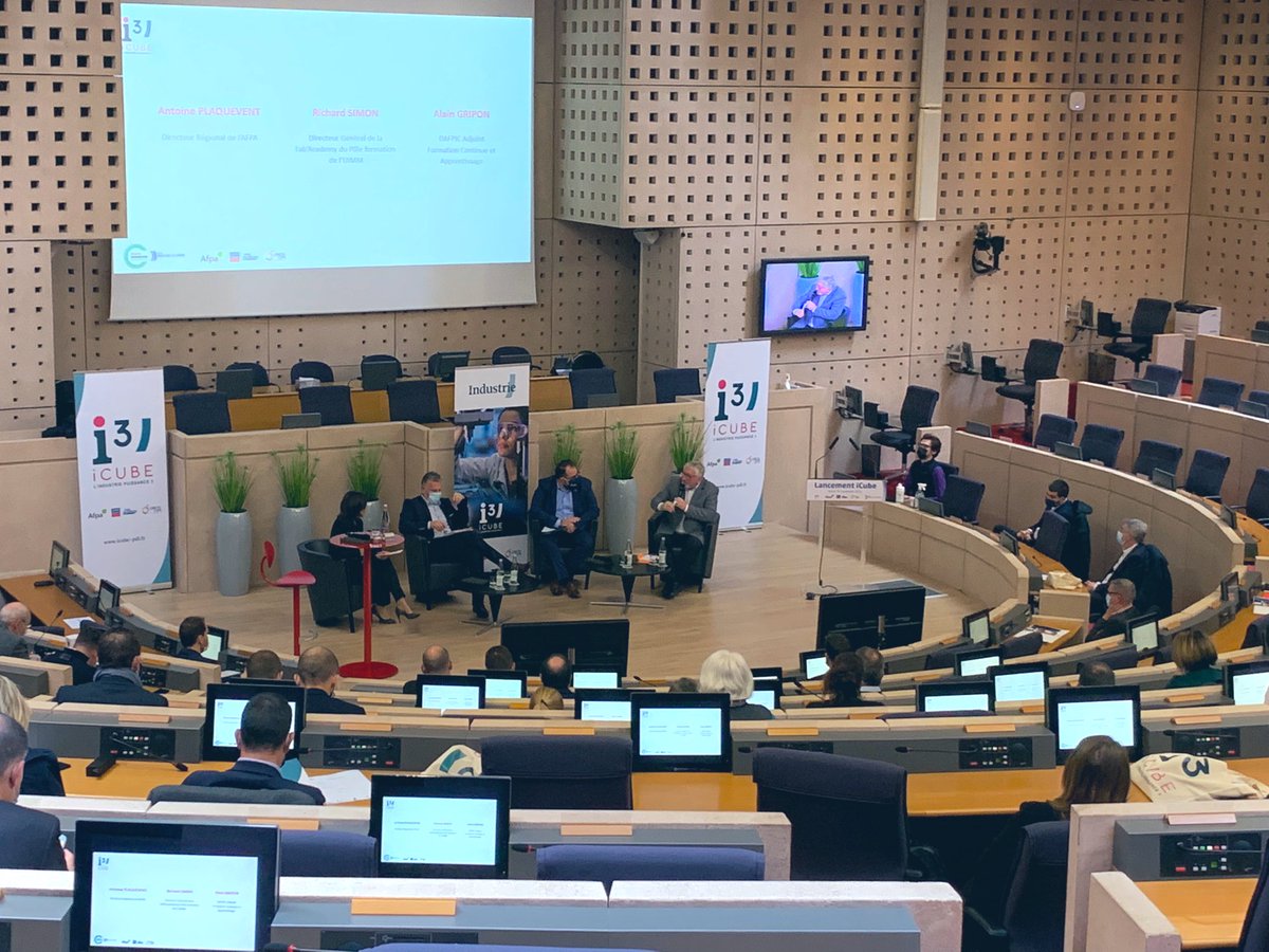 FabAcademypdl's tweet photo. [ EN LIVE ]
Le projet ICUBE de la @FabAcademypdl @AFPA_PDL et @GretaCFAPdL se dévoile dans l’hémicycle du Conseil Regional. Nous découvrons #endirect la puissance 3 de l #industrie #innovation #insertion https://t.co/JSxmC87c8Z