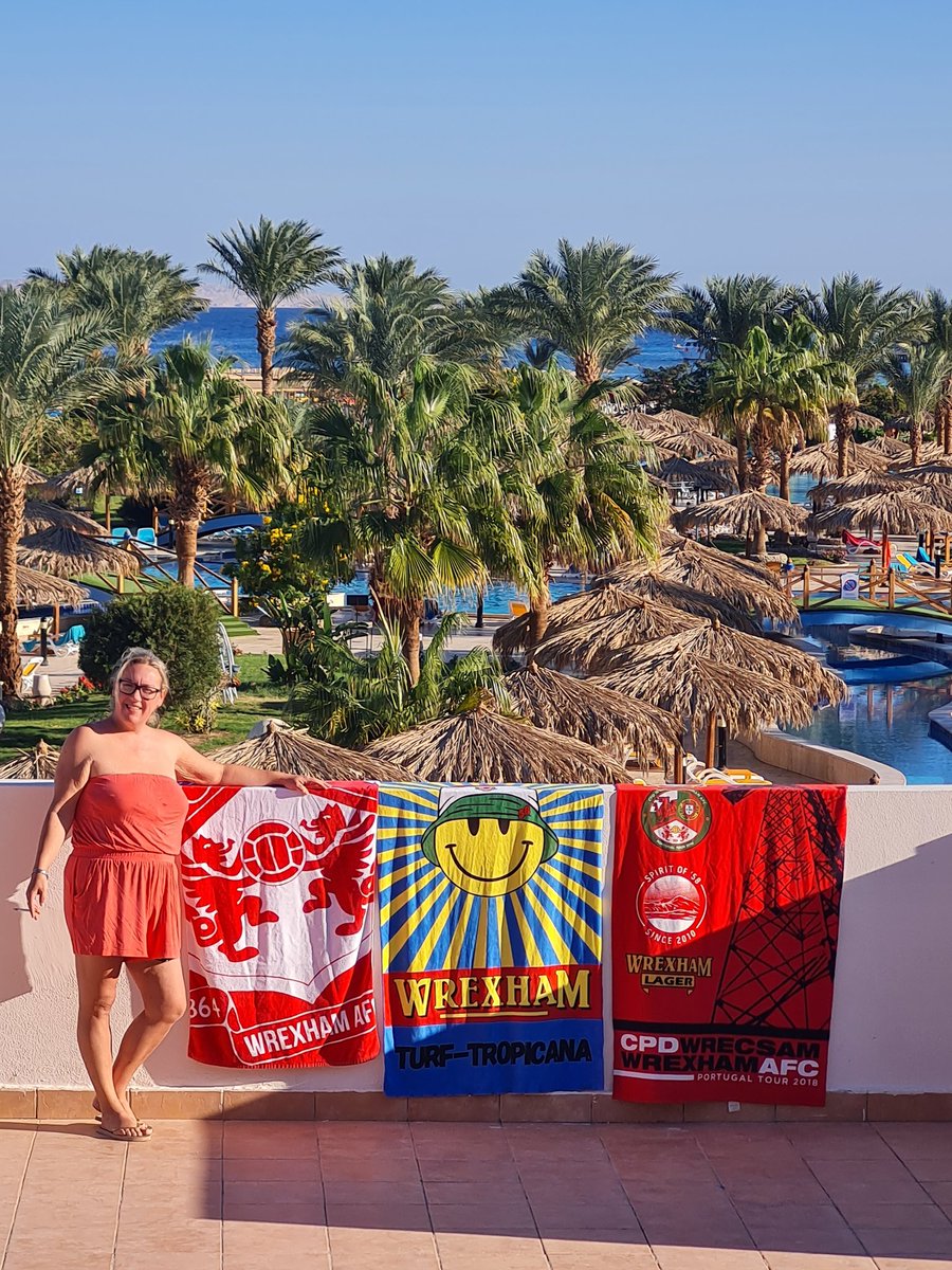 So @Wrexham_AFC won on Saturday........
@DaveCull1981 proposed in the red sea on Saturday.......
Another win tonight would finish an amazing week off!! 3points tonight please boys 
@PMullin7 @Jakehyde19 @