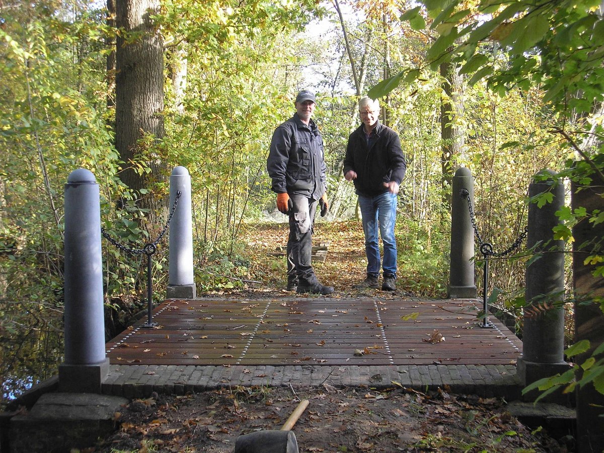 De nieuwsbrief van Landgoed Bredius is uit: een gerestaureerd bruggetje, nieuw bestuurslid, roodborstjes uit het hoge noorden en de agenda. mailchi.mp/a26091a33b6d/n…. Abonneren via landgoedbredius.nl/nieuws/inschri… voor 10X per jaar al het nieuws over het landgoed gratis in je mailbox.