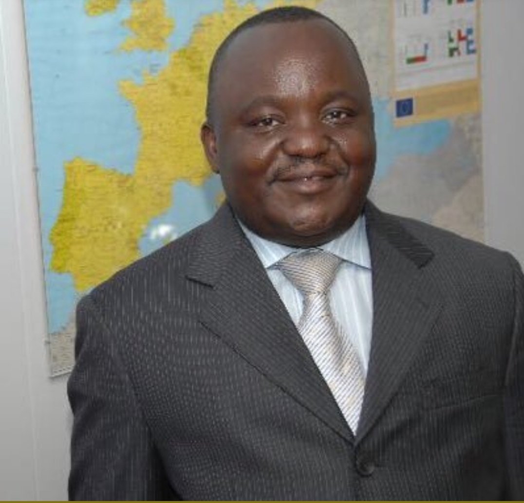 InnocentMirimo3's tweet photo. Après l'entrée de troupes ougandaises sur le sol RDC, le RCD kml parti à l'honorable @AntipasMbusaN le premier à dénoncer le massacre de Beni, et qui connaissait selon lui-même, les tueurs convoque urgemment le congrès de son parti.Qu'est-ce qui se cache derrière ça ? @fatshi13 https://t.co/5rQqrLqyuK