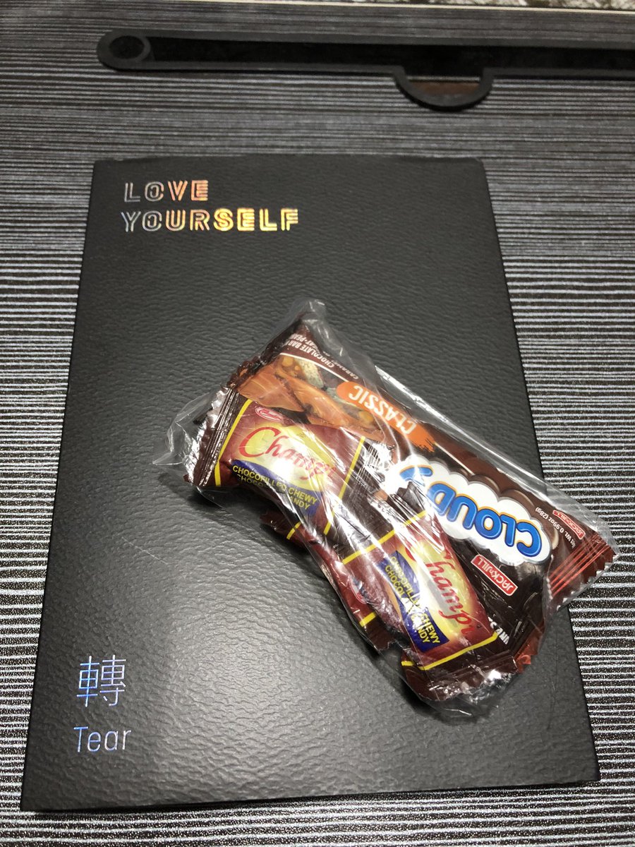 Baluyotkbsb10's tweet photo. @Solace_mnlPH na receive ko na po yung 1 Peso album 😭 thank miiiiiii 💜 this is my 2nd transaction with their shop ❤️ #SolaceFeedback https://t.co/EwwSi4tCSr