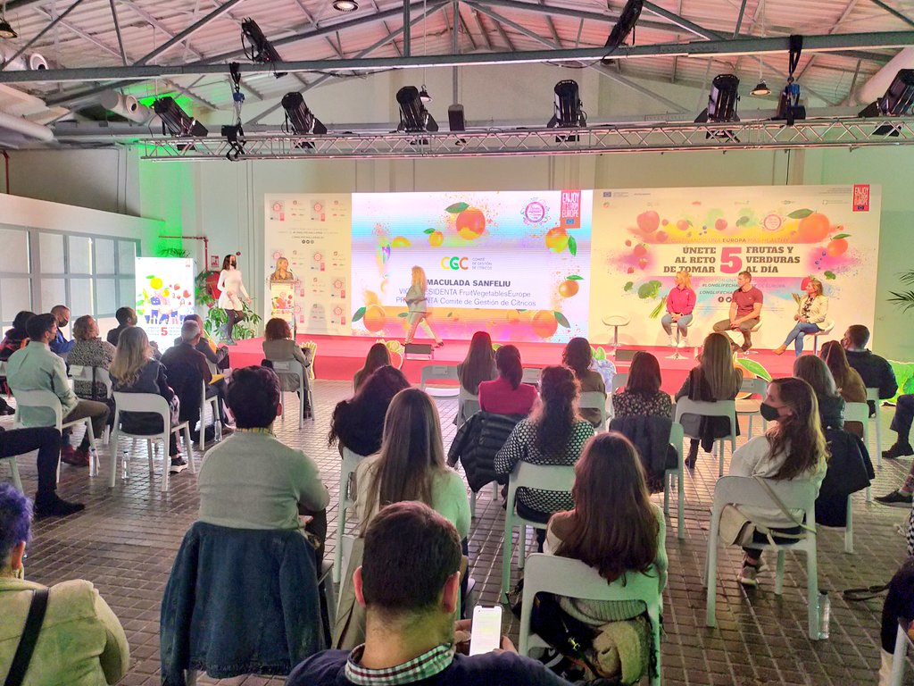 gines_mena's tweet photo. Espárrago verde; brócoli y cítricos 
son algunos protagonistas de la campaña @CuTEHealthy_EU @FruitvegEUROPE para animar a los consumidores a tomar frutas y hortalizas   @AlbaRiBou_EU
@FruitvegEUROPE @lydikiters @masbrocoli @lydikit #longlifechallenge #longlifechallenge #CGC https://t.co/yBPTQ2iq6z
