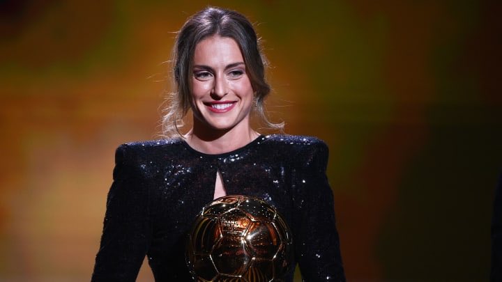 Enhorabuena por ganar el balón de Oro, Alexia.
Eres un referente para muchas niñas y tras años de mucho trabajo se empieza a valorar el fútbol femenino.
Por la igualdad en el fútbol. 
#BallonDor #Alexia
