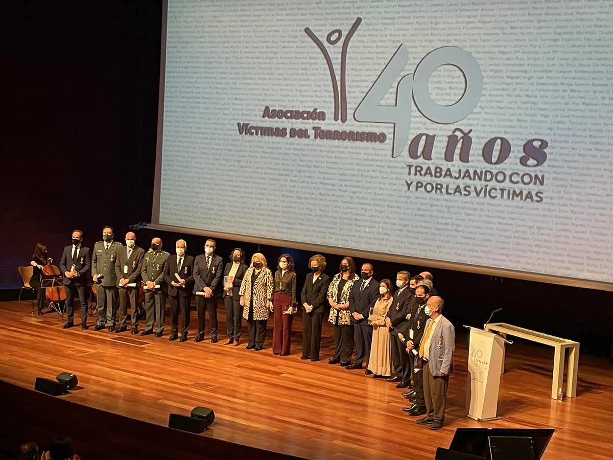 NachiTremelino's tweet photo. La @_AVT_ concede a nuestro director del centro base de discapacidad n.2 JoseJuanGarciaRuiz la medalla de la dignidad por su apoyo a las víctimas del TERRORISMO con #discapacidad @IdiazAyuso @ComunidadMadrid @CERMI_Madrid @DiscapacidadCM @ASPACEMadrid @ConchaDancausa https://t.co/YPC1JOQc9l