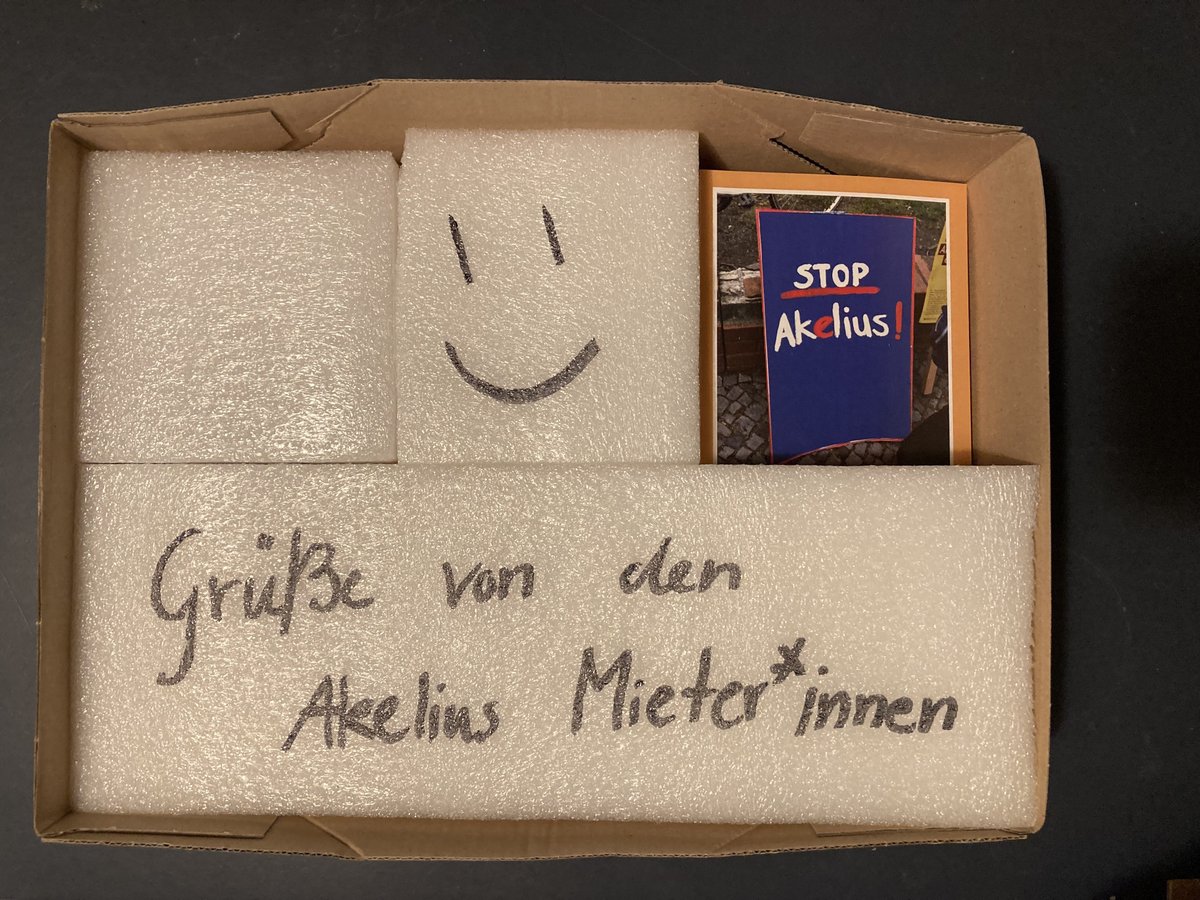 StoppAkeliusB's tweet photo. Unser Einstiegsgruß an #Heimstaden:
Hallo Heimstaden,
schon vorab als Info, was eure neuen Mitarbeiter*innen so alles können.
Grüße
Die Vernetzung der Akelius Mieter*innen https://t.co/pozWmxuFMy