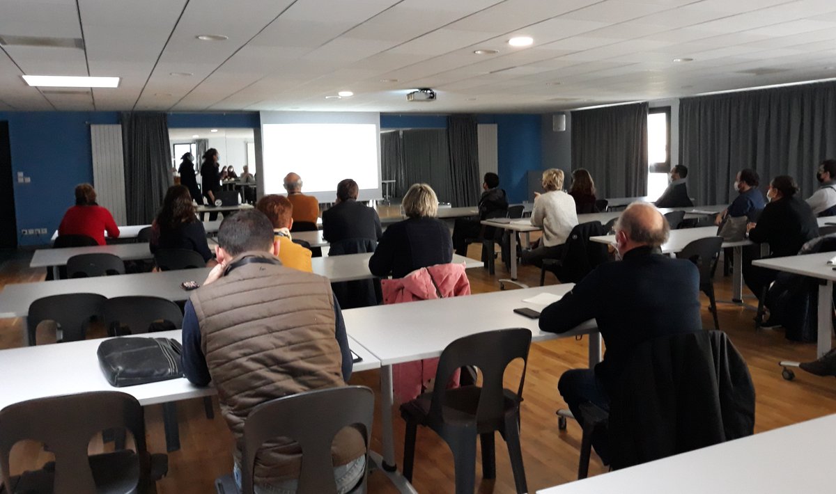 g4dec_bzh's tweet photo. Place à l'atelier Commande publique et réemploi, animé par @Reseco !

#ForumEconomieCirculaire #G4DEC #Réemploi https://t.co/bHANOygRWD