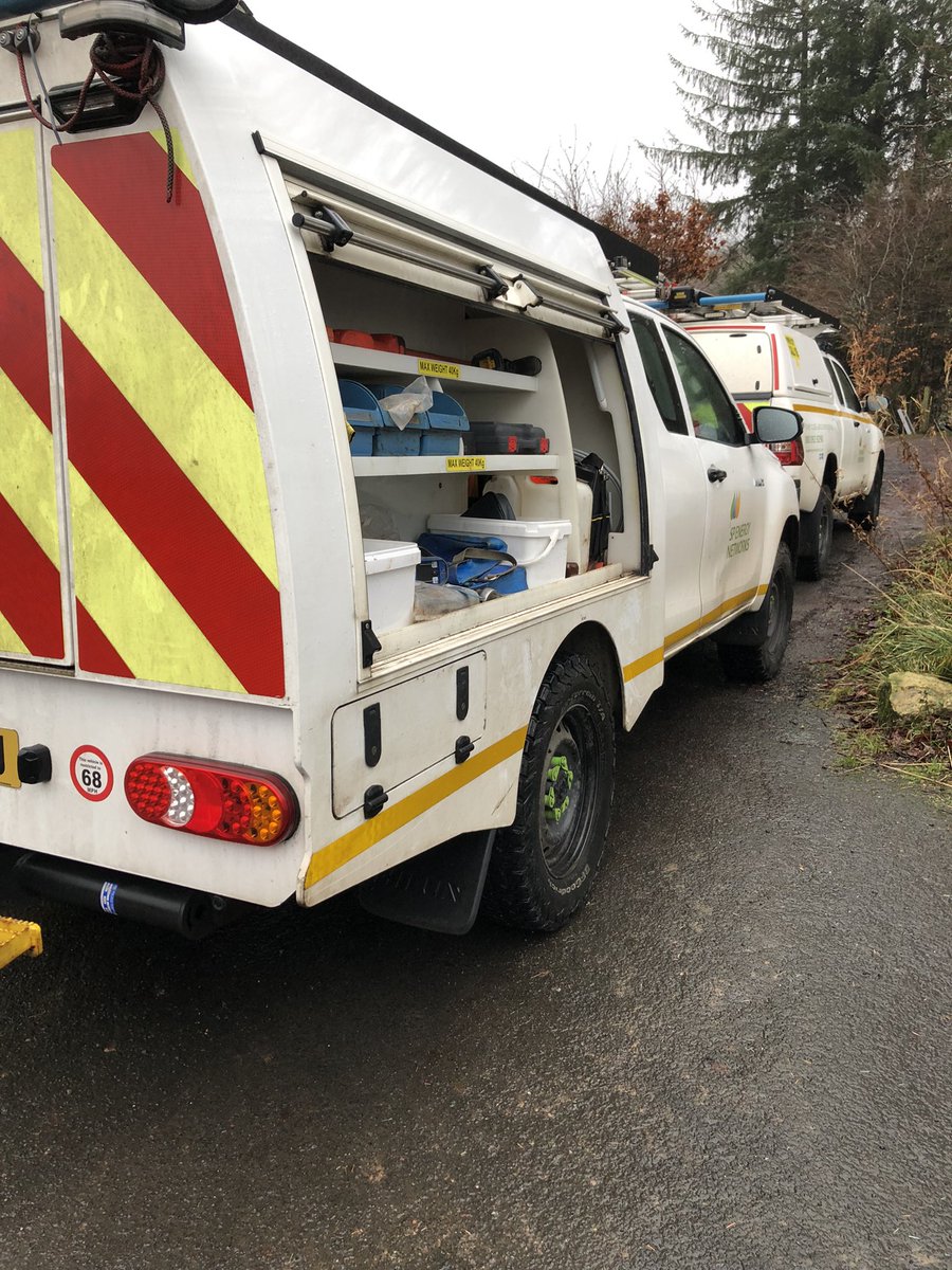pilotscotland's tweet photo. Team in site working the problem extremely efficiently. Great to see @SPEnergyNetwork https://t.co/dzdTiF4qcZ