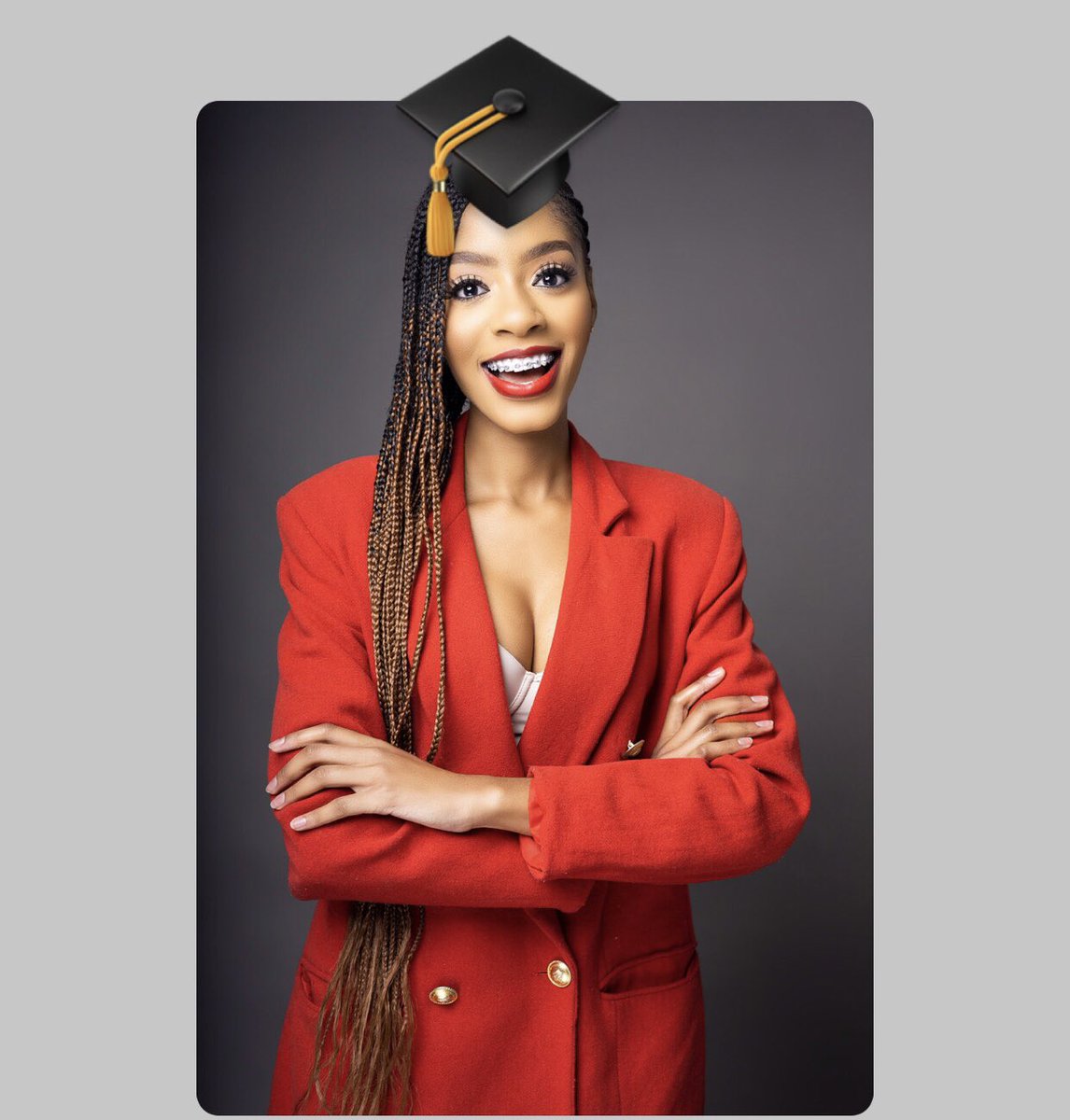 Tebo_Mphahlele's tweet photo. 13 Distinctions later, We did it!👩🏽‍🎓
So proud of myself and thankful to God for conquering the journey in record time. 

Introducing to you your future Chartered Accountant. It’ll end in CA(SA) 🤞🏽❤️ https://t.co/hB6gNi6dZG