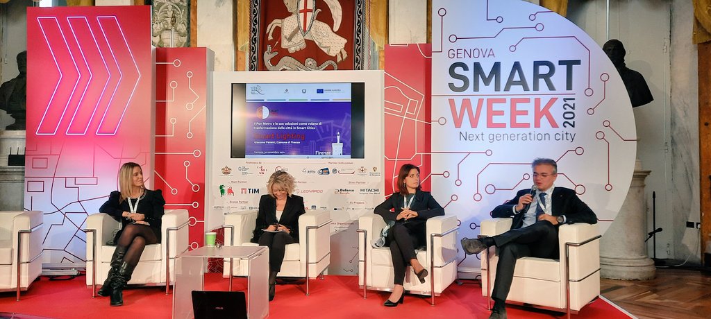 PAESFirenze's tweet photo. @ComunediGenova #bestpractice @ponmetro1420 #firenzecambialuce #firenzesmartlighting #firenzesmartcity @comunefi con @jako64 #genovasmartweek https://t.co/brtTtzKiwN